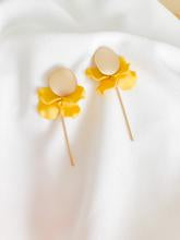 Load image into Gallery viewer, Willow Collective - Petite Petals